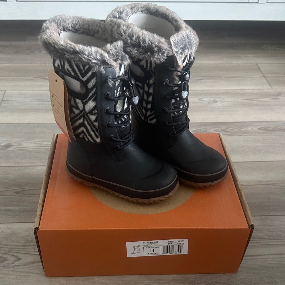Bogs Kids Snow Boots with fur size 11 (27) NWT